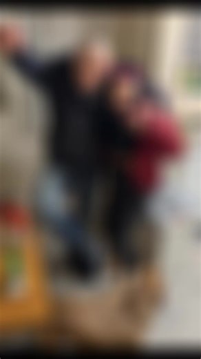 Anulaa (@anulaa02)’s videos with Zarąbista Para - Menelaos