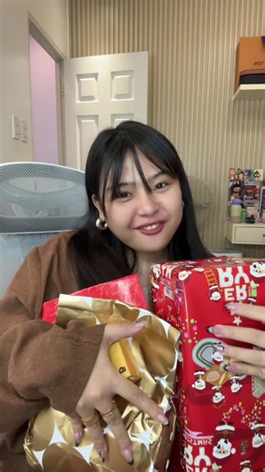 unboxing my christmas presents ❤️🫣✨ | Opening Presents