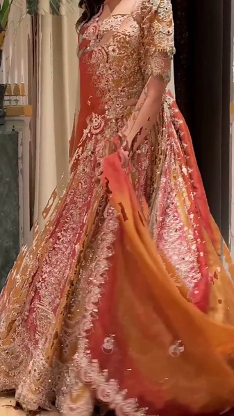 🙋‍♀️New Bridal Lehenga Designs Ideas✨❤#shorts#fashion#lehenga#lehengacholi#youtubeshorts#trending
