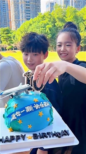 🎂 He Changed 9 to 10 — A Smart Birthday Surprise! #trending #crowdfire #faceswap