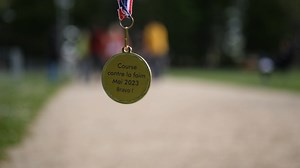 1️⃣0️⃣2️⃣6️⃣ € : on connaît désormais le montant collecté par les 500 jeunes drancéens qui ont bravé la pluie et parcouru un total cumulé de 1462 km, en mai dernier, lors de la Course contre la Faim organisée au parc de Ladoucette. 👏 BRAVO À EUX ! | Ville de Drancy