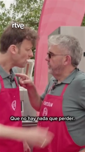 Quédate con quién te apoye como Edu a Flo 🫶🏻🩷 Disfruta de todos los programas de @masterchef_es Celebrity Legends en @rtveplay ✨