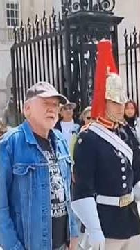 Heart warming moment of Peter Ellis 🥰#kingsguard #peterellis #buckinghampalace #respect #shorts
