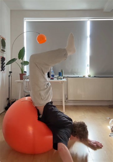 Meditation with Daniel 🧘🏽‍♂️ | Yoga Ball