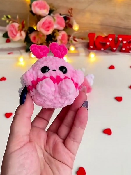 Love Bug Crochet Pattern, Low-sew Amigurumi PDF, Valentine Plush Ornament, Mini Market Preps Toy - Etsy