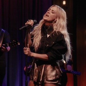 93K views · 5.3K reactions | Hope you enjoy my live performance of “Blown Away” from my Apple Music Sessions Live EP: apple.co/carrieunderwoodams | Carrie Underwood | Facebook