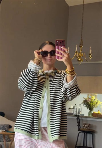 obsessed w a good striped sweater