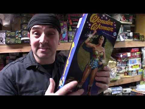 1/8 Moebius Models Lynda Carter Wonder Woman model kit review
