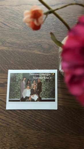 2026, een nieuw jaar, nieuwe energie en daar horen nieuwe foto’s bij! ✨ Trots op het team en waar we samen naartoe groeien. 📸: @kaya_delarambelje_photography #teamwanmakeruitvaart #wanmakeruitvaart #samengroeien #trotsoponsteam | Wanmaker Uitvaart