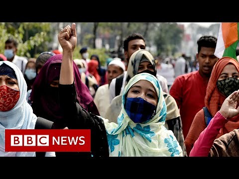 Student hijab row protests spread across India - BBC News