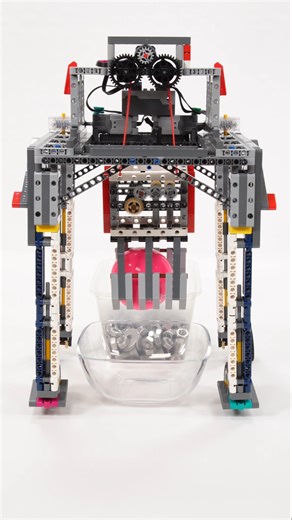 LEGO® Technic Scrap Grabber in Action! #lego #robot #legotechnic #grabber grabbe