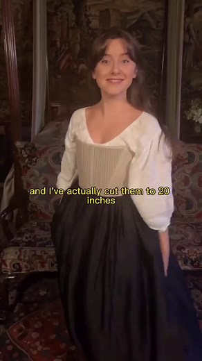 I’ve made a few videos on traditional mens 18th century attire, in particular how to wear the traditional Great Kilt or ‘féileadh-mór’. I often get questions about what women would have worn in the 18th century. To find out, I called in the help of Scottish dress historian (who has the voice of an angel) @joannafwatson and Outlander actor and general legend @joannethomson22 give them both a follow! Thank you so much to @hopetounhouse for hosting us, one of the most beautiful places I have ever b