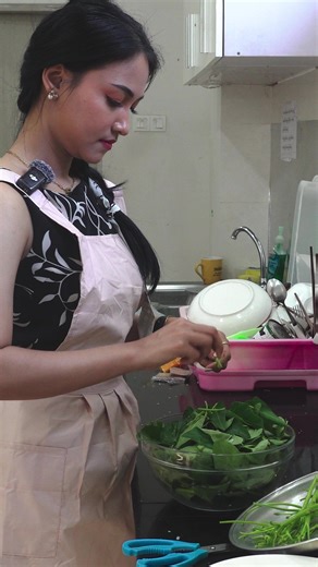 Myanmar style chicken, full of home flavors #cooking#cookingvideos#myanmarfood #homecooking#asiafood#cookwithme#homemake#fyp#foryou#foryoupage#viral#tiktoktrend#tiktokviral#trendingnow#explorepage #vlog #burmese #myanmargirl #burmesegirl #vlogger #yangon #ootd #sharethemoment #follower #viewers