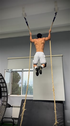 Nurlan Alizade | Hybrid Athlete on Instagram: "Double Rope Climb 🦅"