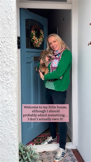 Amy Davies (Pereira) Content Creator | ad Meet the real owners… 🏡 🐾 They just let us live here! 😂 Just over a year ago, Lord Rocky and Missy Meow announced (quite dramatically)... | Instagram