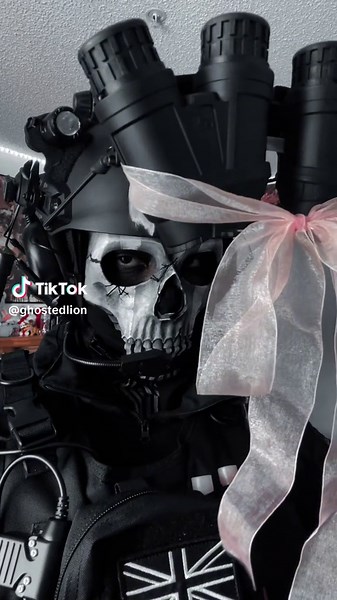 Wrapped like a gift 🎀🖤 this is the only pink ribbon I have lol #fyp #ghostcallofduty #cod #maskedmen #cosplayer #callofduty #ghostcosplay #mw2 #femalecosplayer #masktok #maskedwomen #cosplay #ghost #simonghostriley #simonghostrileycosplay #tacticalcosplay