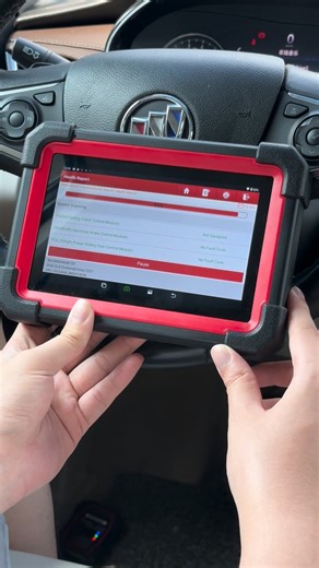 919E BT Local Diagnostics | Accurate Testing Without Internet Connection Copywriting Content: 🚗 The 919E BT supports local diagnostic functions, allowing you to read vehicle data directly without an internet connection, enabling fault detection anytime, anywhere. 🔧 Covers core systems such as the engine, transmission, and ABS, quickly reading and clearing fault codes for more efficient problem identification. 💡 Stable, fast, and practical, especially suitable for daily workshop repairs and on