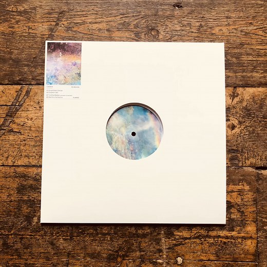 The Brighton-based producer and creative mastermind, Caldera, lets us delve into his multi-faceted personality with his new EP, 5D Worlds. No VR set needed, Caldera follows the chant of the sirens and the shamanic incantations but never directly references them: a psychoactive journey without the psychedelics. Caldera’s 5D Worlds is a hyperreal ride, from his signature dubby grooves to his lesser known Tech-Trance whopper fantasies – As the BPM evolves, the sound designs morph and the gentle per