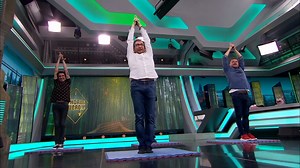 907K views · 17K reactions | Un gran ejercicio de yoga para mover la columna vertebral #yoga #bikramyoga #deporte #estiramiento #QuédateEnCasaEH21 | El Hormiguero | Facebook