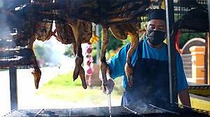 Scientists trace earliest cases of COVID-19 to market in Wuhan, China - @theU