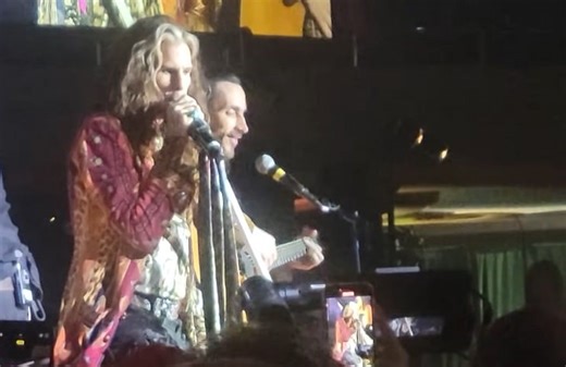 Steven Tyler Returns On Stage! - WATCH