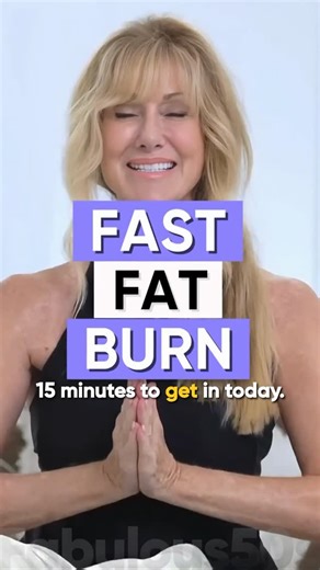 Schellea Fowler - 2 Million+ YouTube on Instagram: "🔥 This is not just another walking workout — it’s a full-body fat-burning session combined with powerful brain training designed specifically for women over 50 🧠 In just 15 minutes, you’ll boost your heart rate, slim your waistline, and sharpen your mind — all at once! 💪 #fitnessover50 #menopause #longevity #healthyaging #activeliving #fitover50 #antiaging"