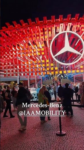 Mercedes-Benz auf der IAA Mobility 2025 im Apothekenhof der Münchner Residenz
