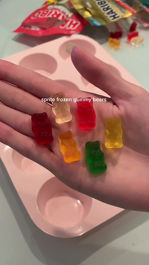 Frozen Gummy Bears: A Crunchy and Fun ASMR Treat!