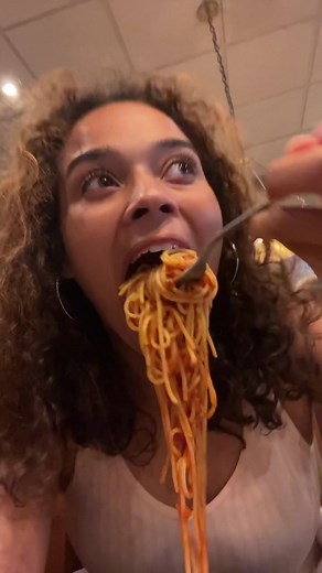 PASTA & comment ur fav food #ByeByeSundayBlues #pasta #pastamukbang #alfredo #chickenalfredo #pastaeating