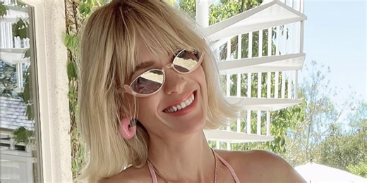January Jones, 44, Has Toned AF Abs In A Retro Bikini 'Fit On IG