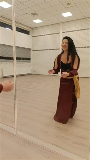 491K views · 24K reactions | ♥️ class @eisa.salimiyan.original merciiiiii  #bandari #jonoob #raghseirani #perzisch #raghseirani #iranian #rakssharki #raghsfarsi #iraninsta #bellydancing #farsi #buikdans #danslessen #irandance #oriental #rakssharki #farsi_music #farsidance | Salome Dans | Facebook