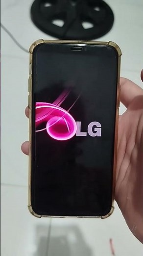 iPhone xs startup LG G2 edition