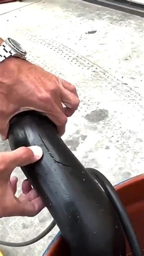 S&B on Instagram: "This is a common failure on 6.7L Powerstrokes... As @trucksourcediesel shows, the stock rubber intercooler tube bursts leaving you stranded. Do the smart thing and replace that weak point with the S&B Intercooler Pipe featuring a robust 5-ply aramid reinforced silicone hose, paired with polished aluminum pipe, and heavy-duty stainless steel T-bolt clamps for bulletproof reliability. Plus, the S&B pipe has a larger diameter improving airflow to your engine, translating to bette