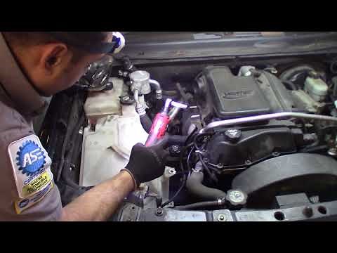 2005 Trailblazer 4.2L how to remove the exhaust manifold damaged O2 thread
