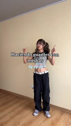 Cómo hacer guantes con medias