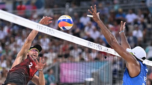 Brazil beach volleyball dominates Canada in straight sets