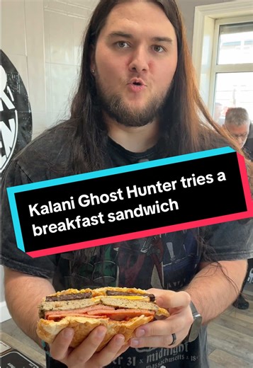 American guy Kalani tried a British Breakfast sandwich #breakfast #sandwich #breakfastsandwich