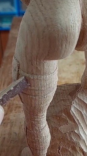 1.2K views · 3.5K reactions | Como tallar en madera, botas de Darth Talon. #woodcarving #tallamadera #twileksith #darthtalon #escultura | Jose Villada | Facebook