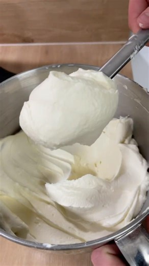 Cream Cheese Buttercream #creamcheesefrosting #buttercream #recipe #k_cookingbake #kadisktchn