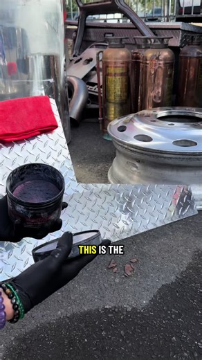 What if one pad could completely transform your metal in a few minutes ? Renegade Pro Pads are professional-grade, pre-saturated polishing pads built to make aluminum and stainless steel look insanely clean and brilliantly polished - Fast, No mess, No extra steps. Just powerful results that stand out every time! Detailers and polishers keep these stocked up… and they keep selling out for a reason Ready to see the difference? Grab a case now before they’re gone again! @Renegade Products USA @rene