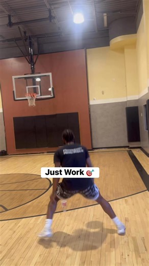 1.4K views · 27 reactions | Combo Rhythm Move To Pull Up Three ✅略 #basketball | Ryan King Bennett | Facebook