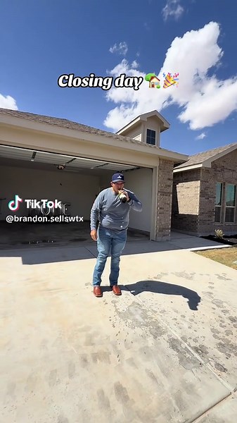 Huge congratulations to my client on closing on his brand new home!🏡 Thank you for trusting me to guide through the process. Let’s go!! 🎉🍾 #realtor #newhomeowner #newconstructionhomes #drhorton #midlandtx