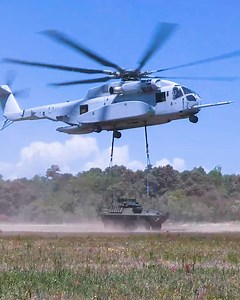 88K views · 1.5K reactions | The Sikorsky CH-53K King Stallion stands as a robust heavy-lift cargo helicopter, masterfully designed by Sikorsky Aircraft. #engineering | Interesting Engineering | Facebook