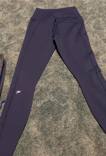 These leggings are made of a really good quality material and they actually fit to your body. Really great for working out and moving around a lot #fabletics #leggings #womens #athletics #yogapants