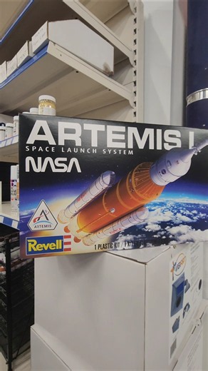 The Artemis 1 rocket model kit is here! this is a beautiful kit!#Artemis #modelkit #nasal #space