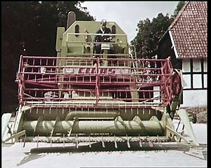98K views · 1.5K reactions | Hier noch ein schönes Beispiel aus den Anfängen von Saatengrün. Vorgestellt wird das neue Produktprogramm aus dem Jahr 1967. --- Another example from the beginnings of seed green. Presented is the new product range from 1967. #CLAAS #SENATOR #seedgreen #combine #harvest1967 | CLAAS | Facebook