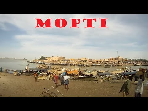 In the streets of Mopti in Mali 🇲🇱