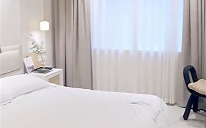 Room tour：带你看看我的12平米奶油系卧室！