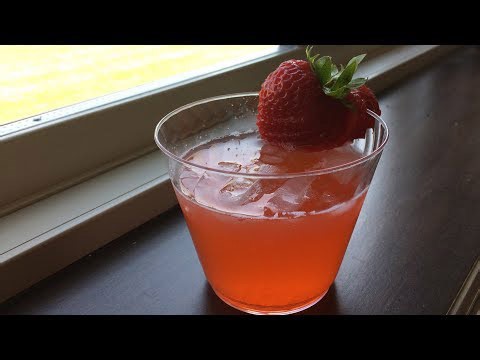 How to Make Sparkling Strawberry Lemonade | Easy Lemonade Recipe