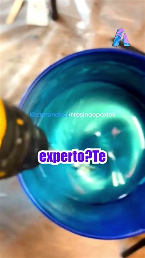 🎨 ¿Querés aprender a usar resina epoxi desde cero? 🙌 Tenemos una clase GRATIS para vos. 👉 Comenta resina y te paso el acceso. #ResinaEpoxi #ArteConResina #DIY #Manualidades #HazloTuMismo #ReelsVirales | Aprende con Resina Epoxi